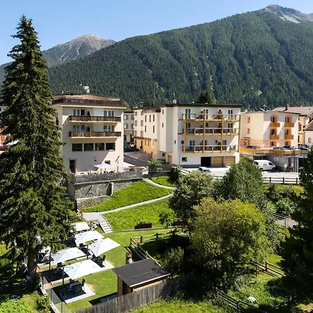 Hotel Crusch Alba Zernez-3